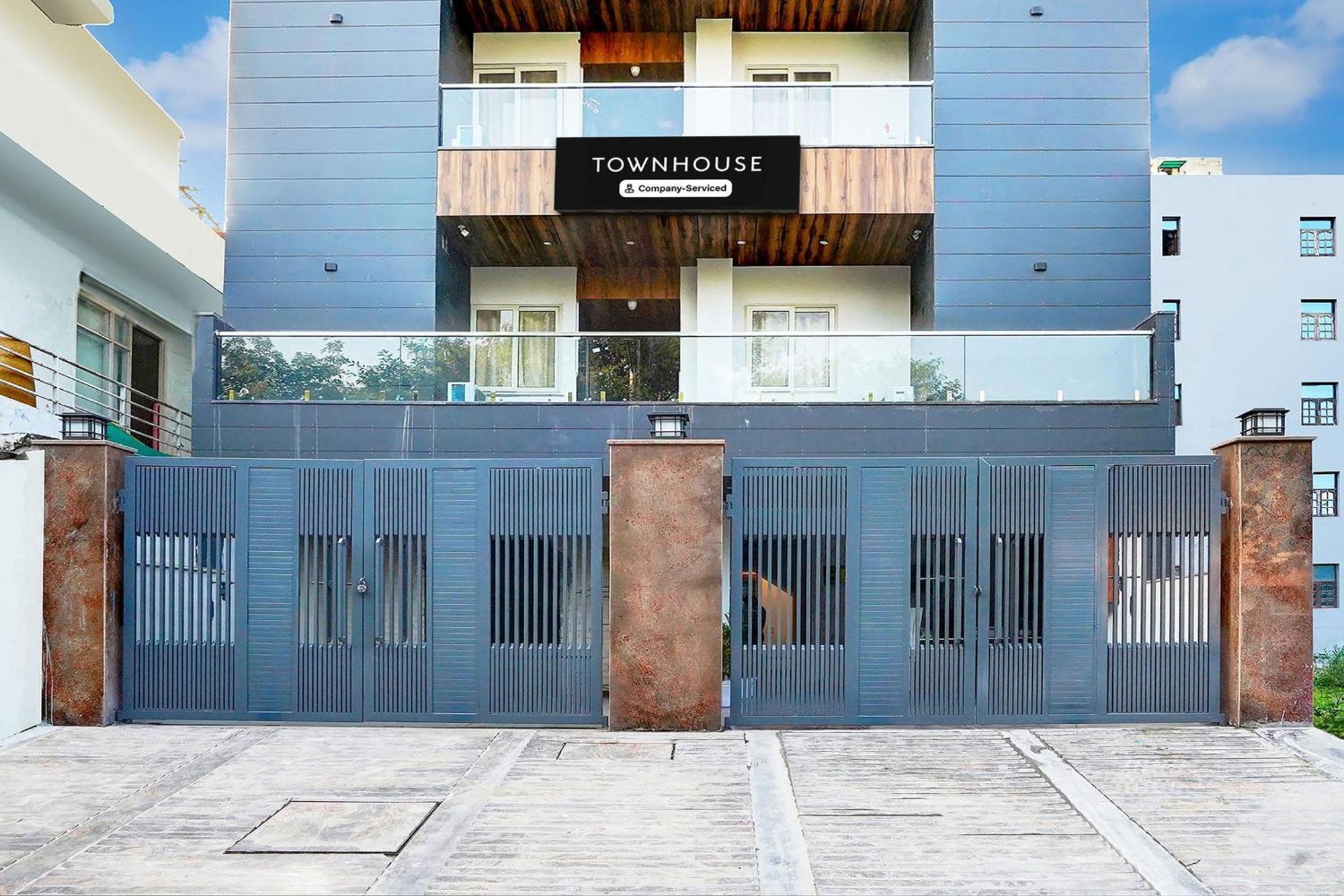 Hotel Super Townhouse Sector 104 Noida Zewnętrze zdjęcie