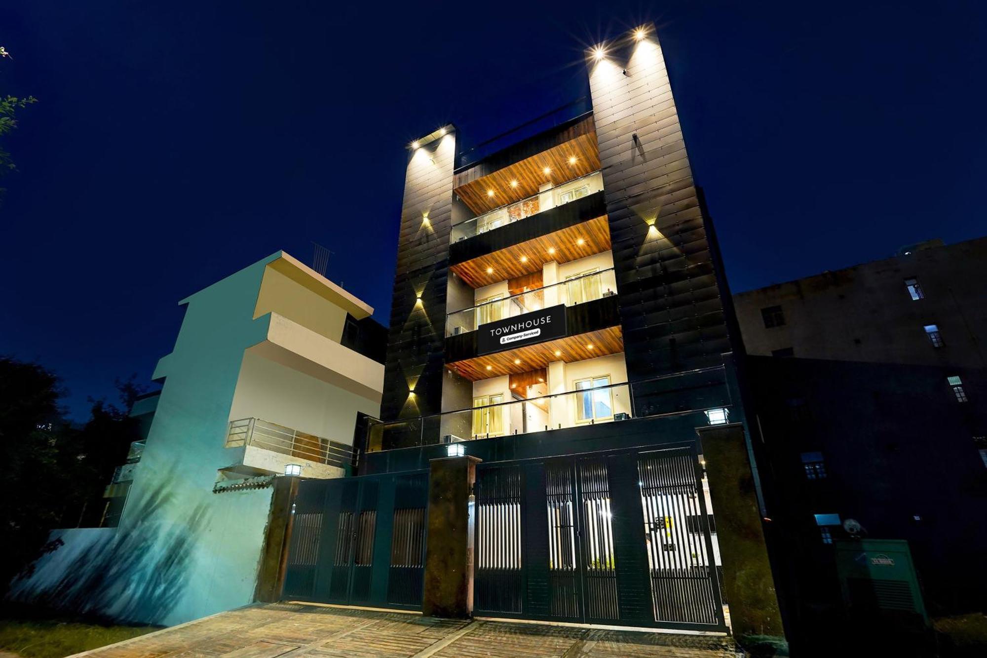 Hotel Super Townhouse Sector 104 Noida Zewnętrze zdjęcie