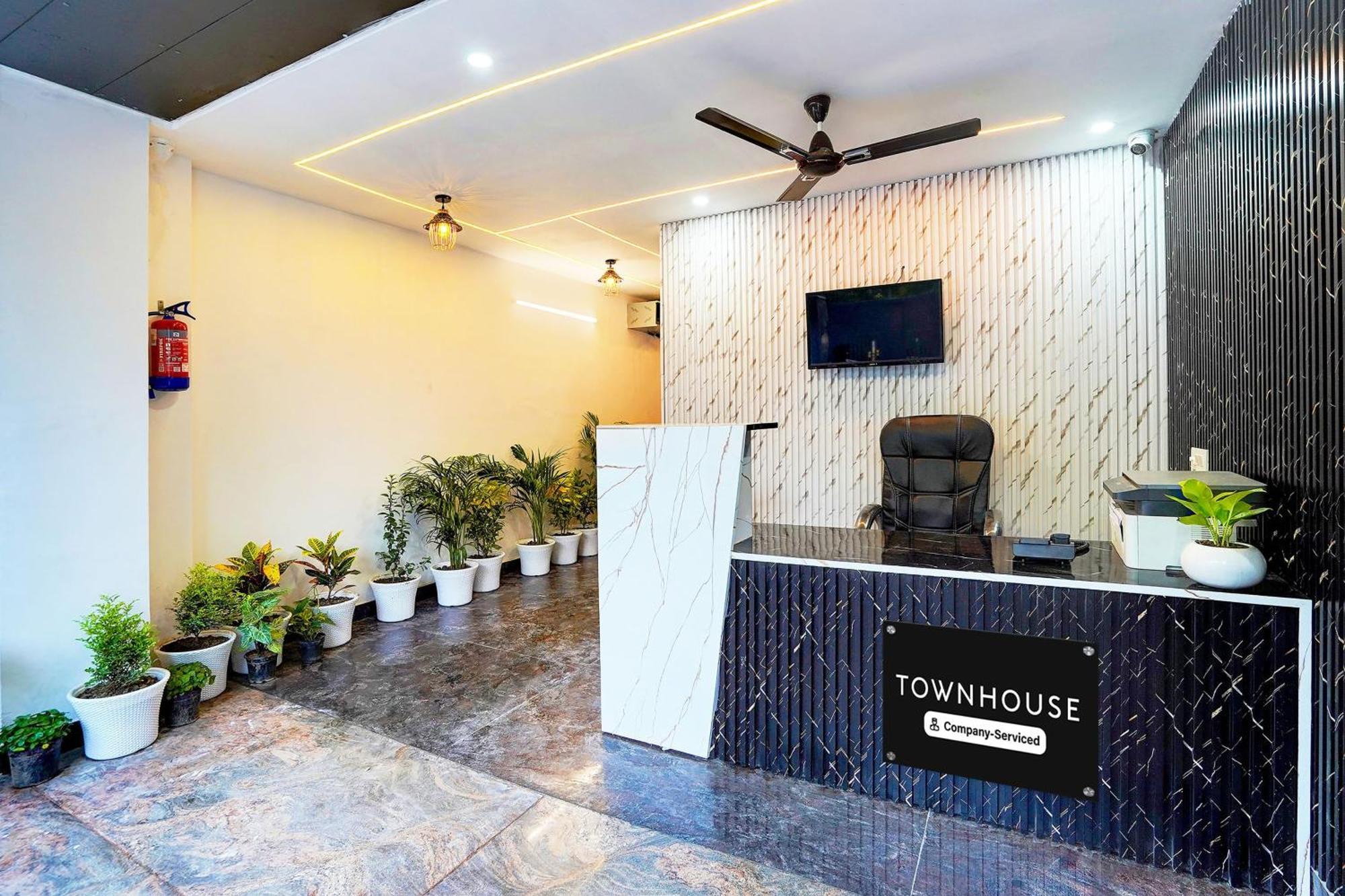 Hotel Super Townhouse Sector 104 Noida Zewnętrze zdjęcie