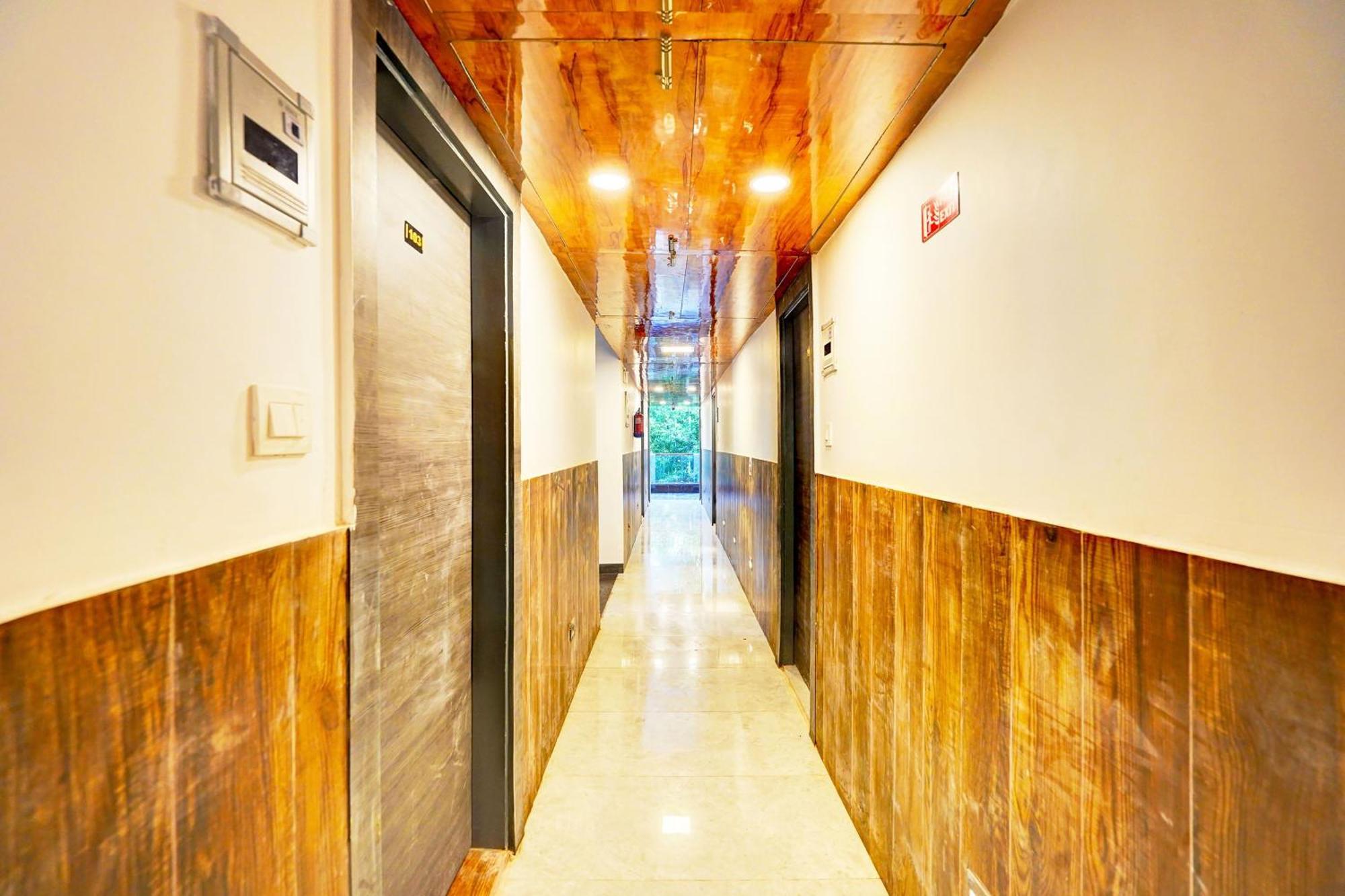 Hotel Super Townhouse Sector 104 Noida Zewnętrze zdjęcie